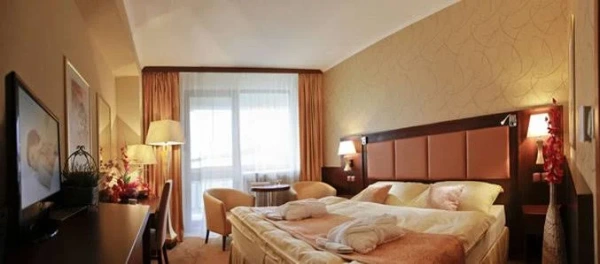 WELLNESS & SPA HOTEL KASKADY, Sliač 10