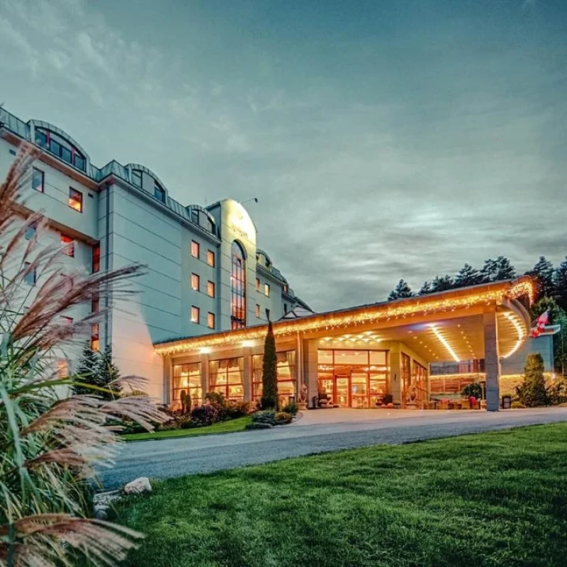 WELLNESS & SPA HOTEL KASKADY, Sliač