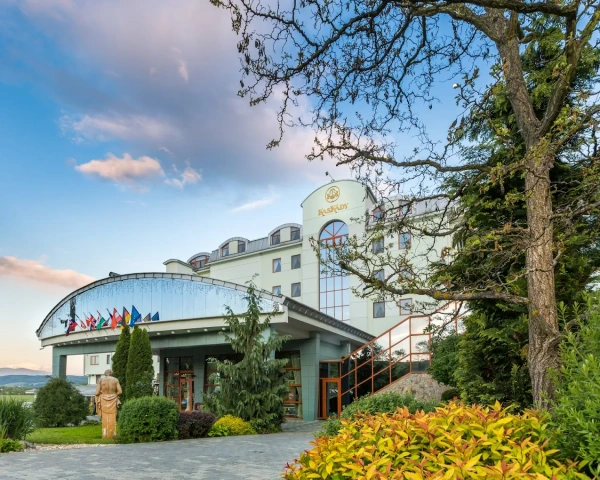 WELLNESS & SPA HOTEL KASKADY, Sliač 14