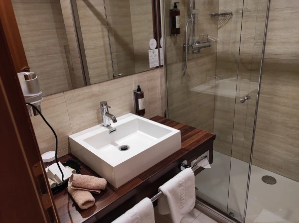 WELLNESS & SPA HOTEL KASKADY, Sliač 15