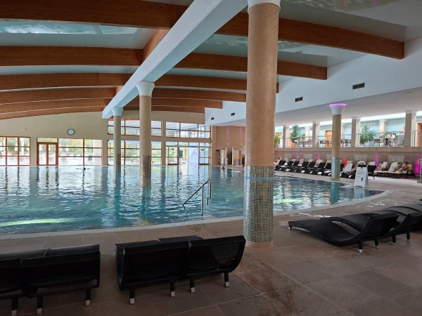 WELLNESS & SPA HOTEL KASKADY, Sliač 4