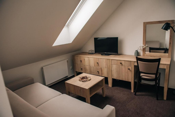 Krone - Penzión, Svätý Jur 3