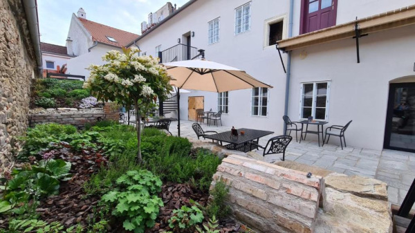 Krone - Penzión, Svätý Jur 1