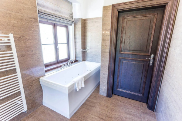 Château Appony, Oponice 9