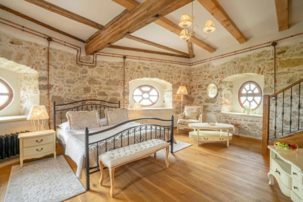 Galicia Nueva, Kriváň 5