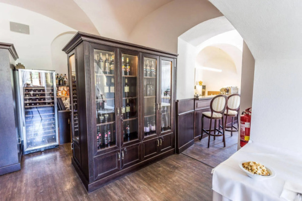 Château Appony, Oponice 7