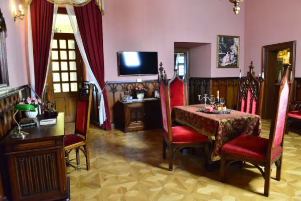 Galicia Nueva, Kriváň 12