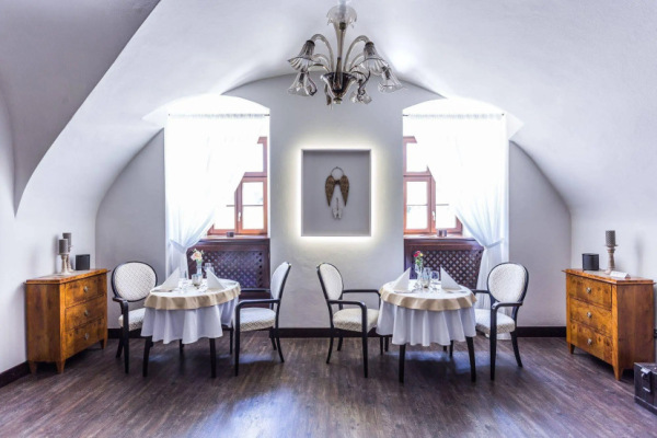 Château Appony, Oponice 1