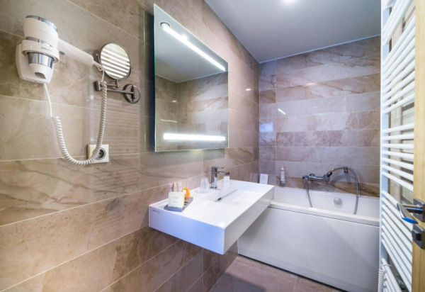 Hotel Galeria Thermal Bešeňová 3